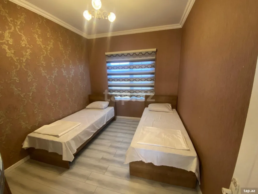 Satılır 5 otaqlı həyət evi 250 m²