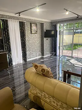 Satılır 5 otaqlı həyət evi 250 m²