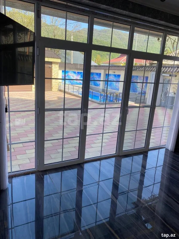 Satılır 5 otaqlı həyət evi 250 m²