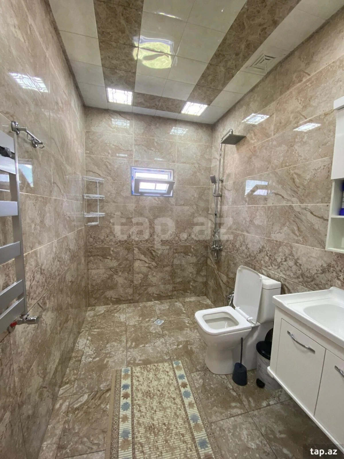 Satılır 5 otaqlı həyət evi 250 m²