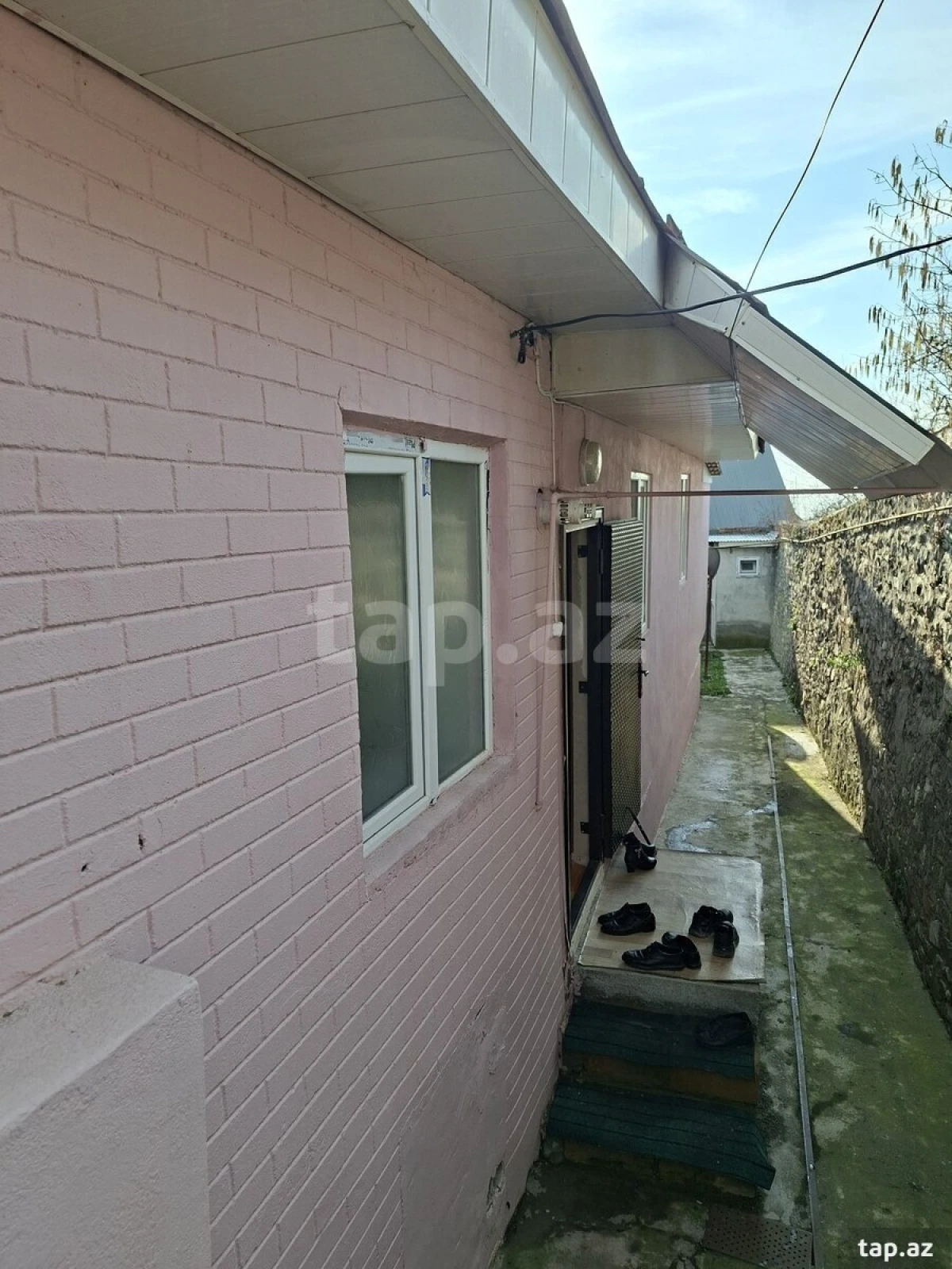 Satılır 3 otaqlı həyət evi