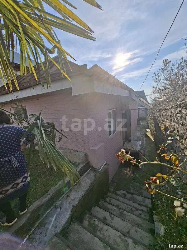 Satılır 3 otaqlı həyət evi