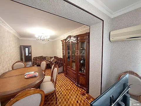 Satılır 5 otaqlı mənzil 133 m²