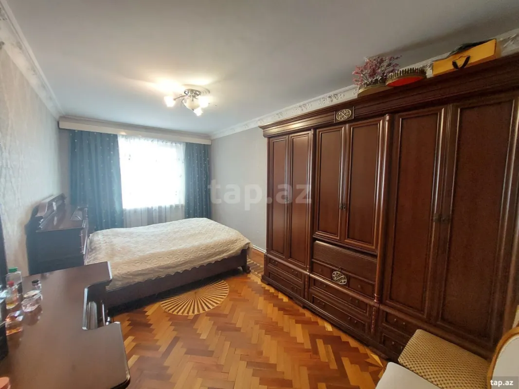 Satılır 5 otaqlı mənzil 133 m²