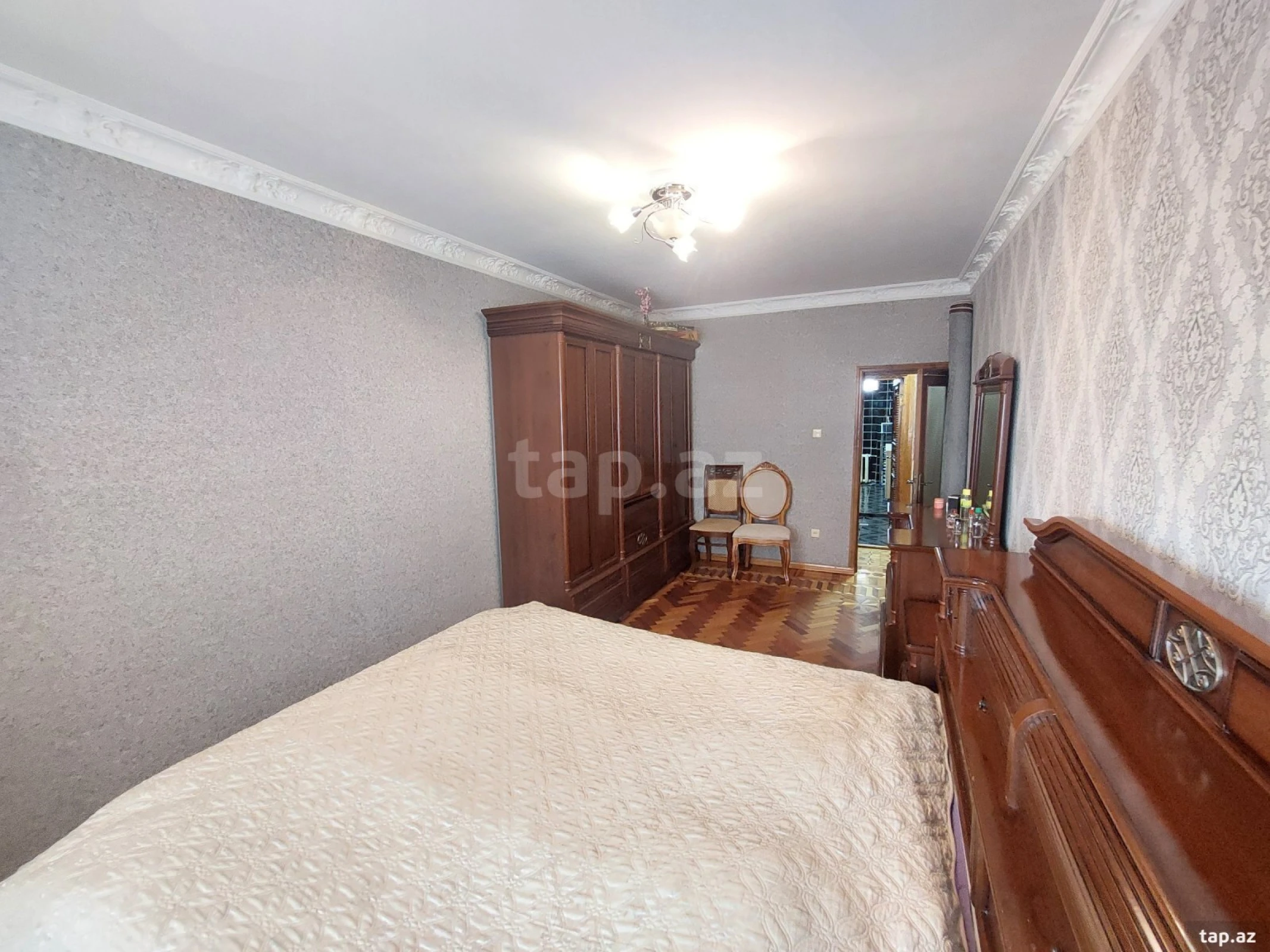 Satılır 5 otaqlı mənzil 133 m²
