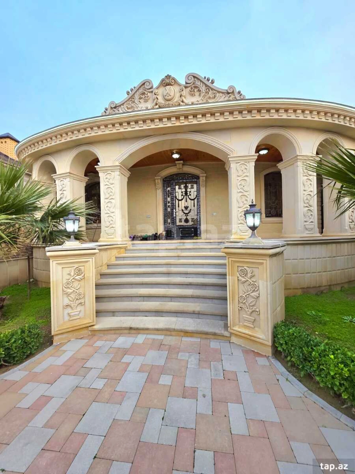 Satılır 4 otaqlı həyət evi