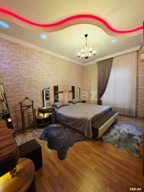 Satılır 4 otaqlı həyət evi