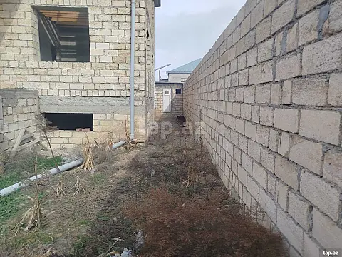 Satılır 5 otaqlı həyət evi