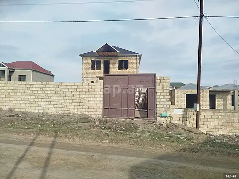 Satılır 5 otaqlı həyət evi