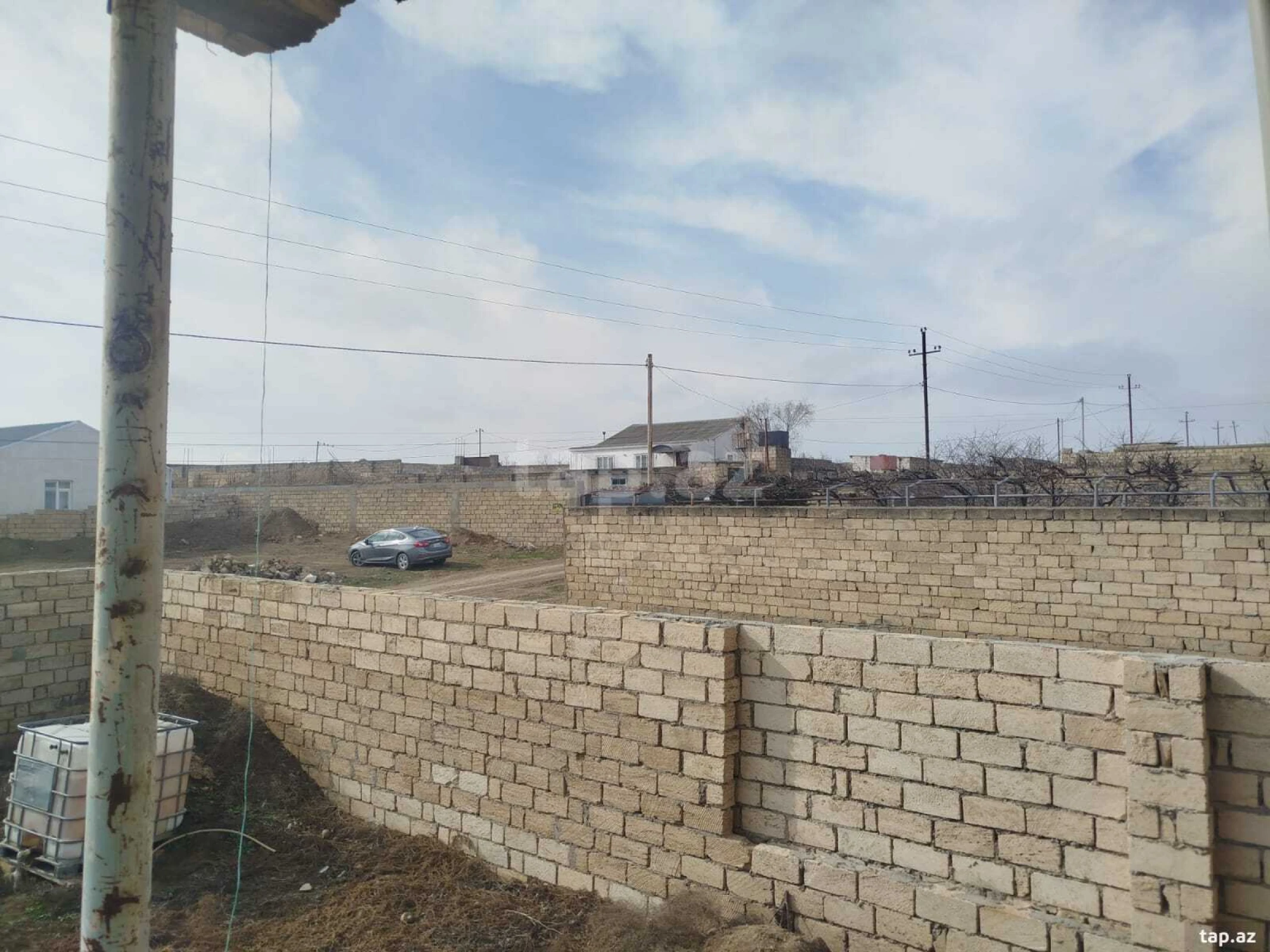 Satılır 5 otaqlı həyət evi