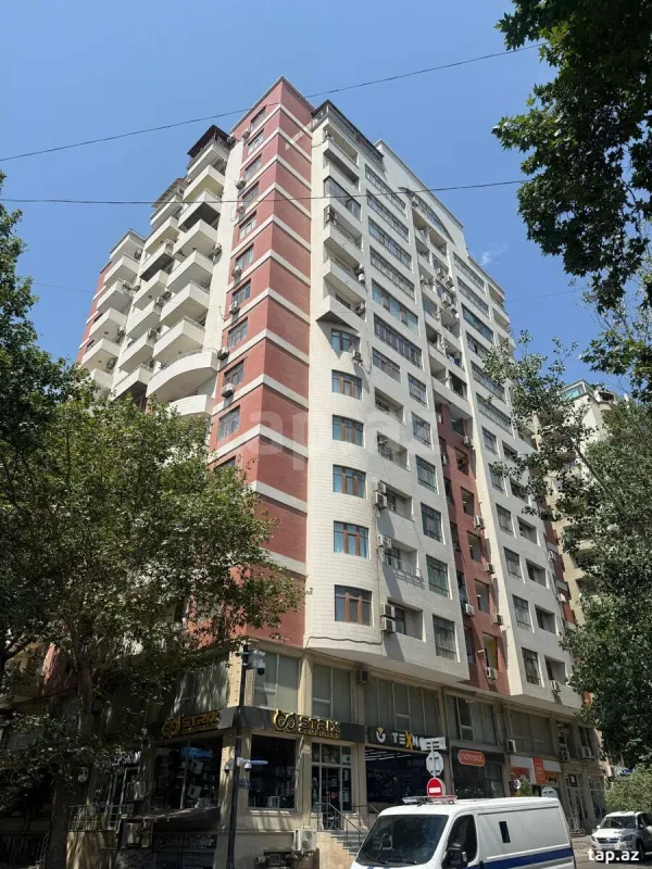 Kirayə verilir 3 otaqlı yeni tikili 160 m²