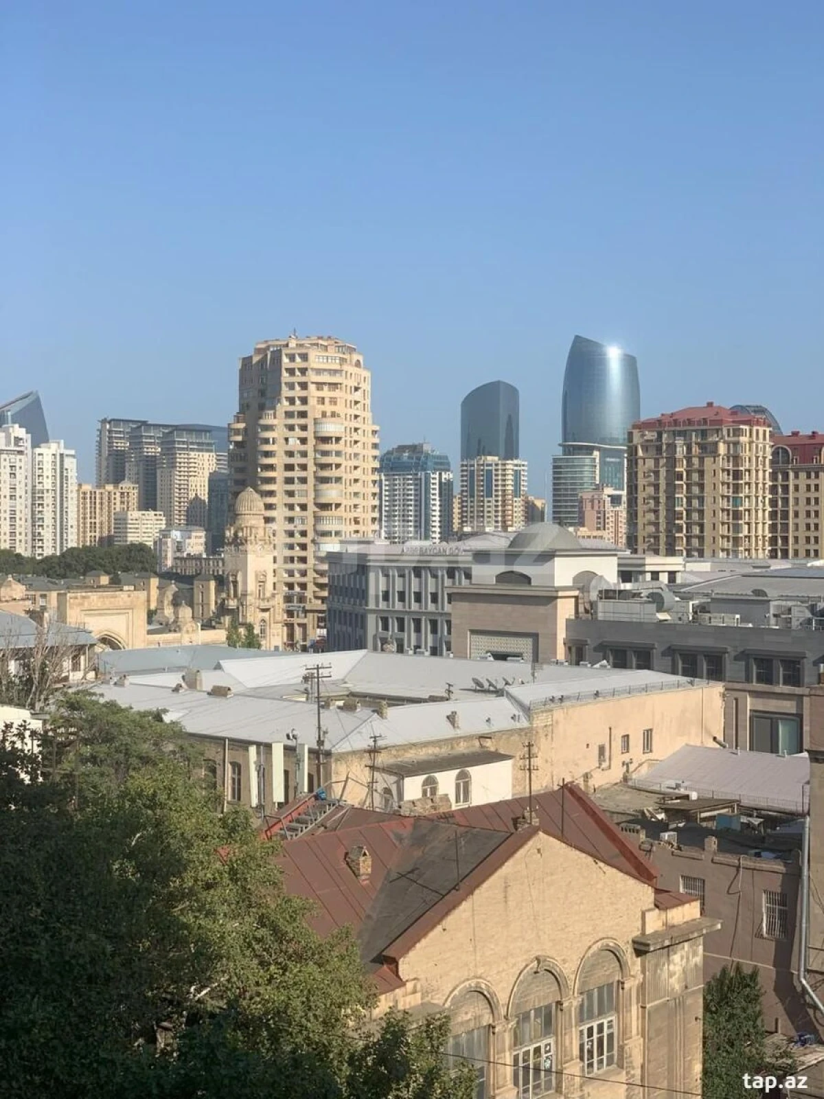 Kirayə verilir 3 otaqlı yeni tikili 160 m²