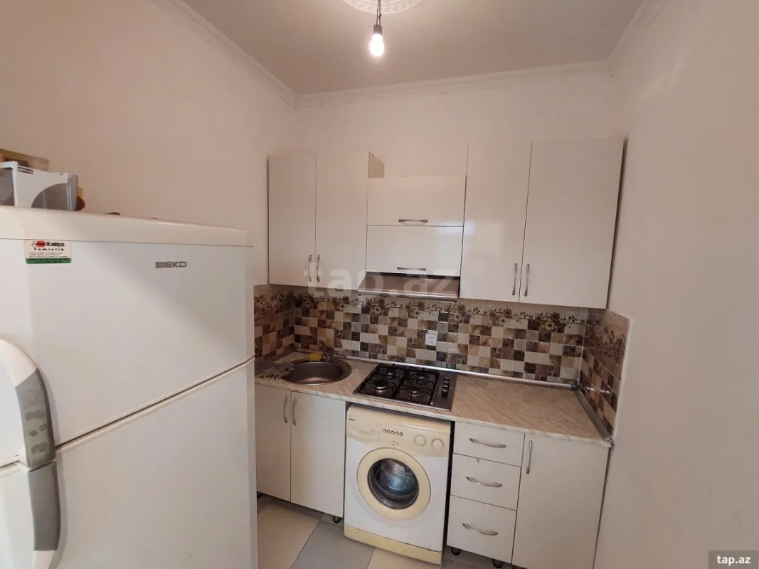 Kirayə verilir 3 otaqlı həyət evi