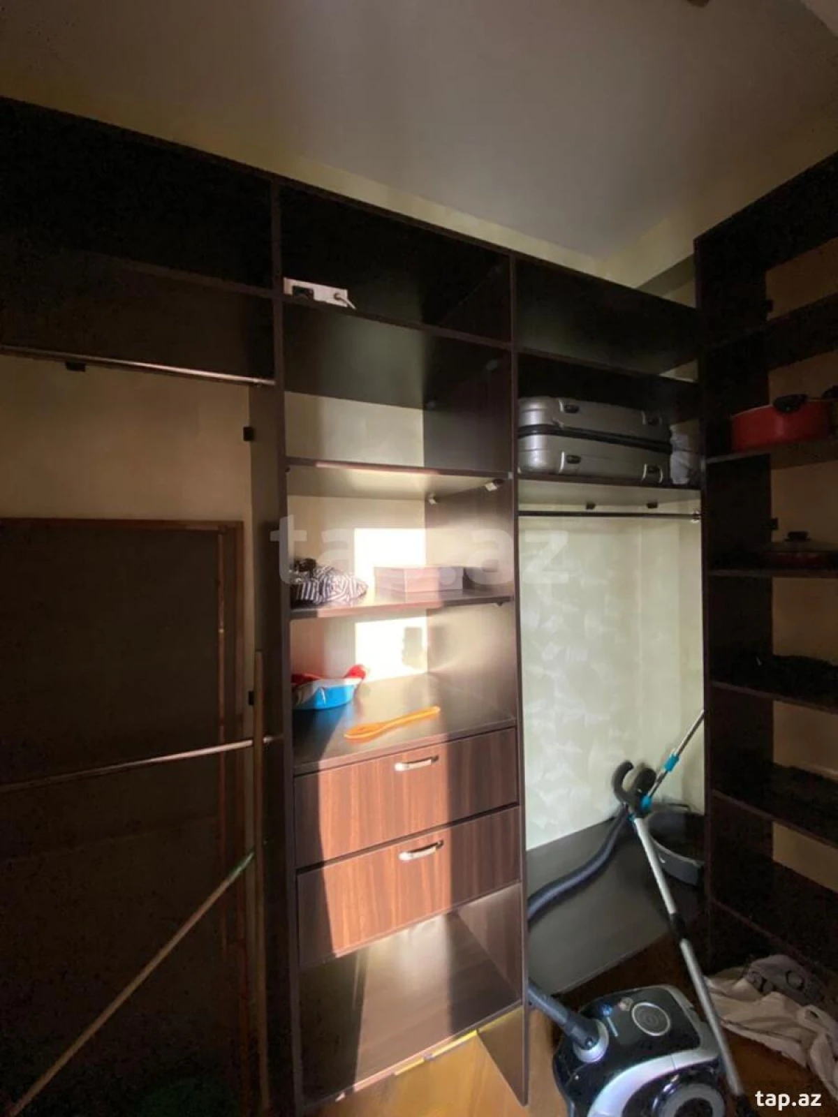 Kirayə verilir 4 otaqlı yeni tikili 210 m²