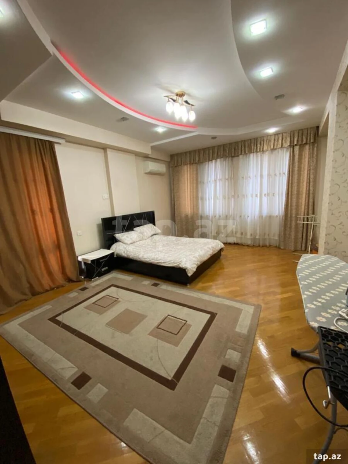 Kirayə verilir 4 otaqlı yeni tikili 210 m²