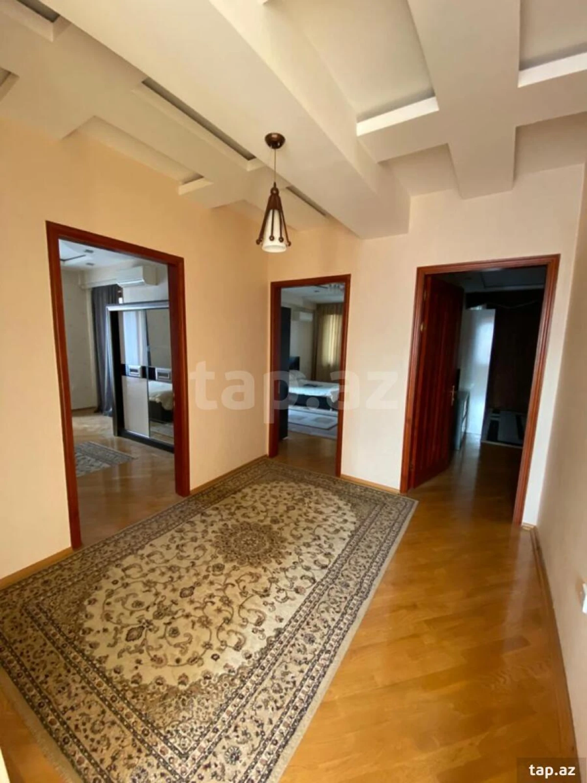Kirayə verilir 4 otaqlı yeni tikili 210 m²