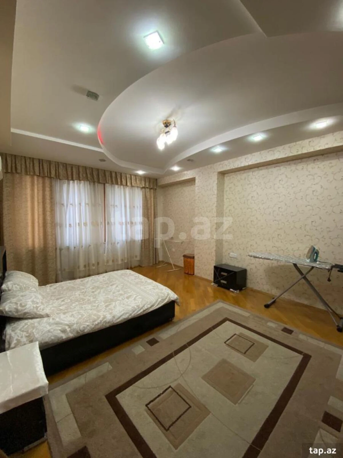 Kirayə verilir 4 otaqlı yeni tikili 210 m²