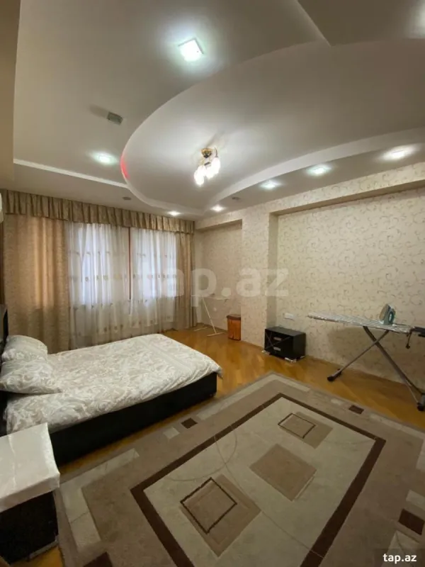 Kirayə verilir 4 otaqlı yeni tikili 210 m²