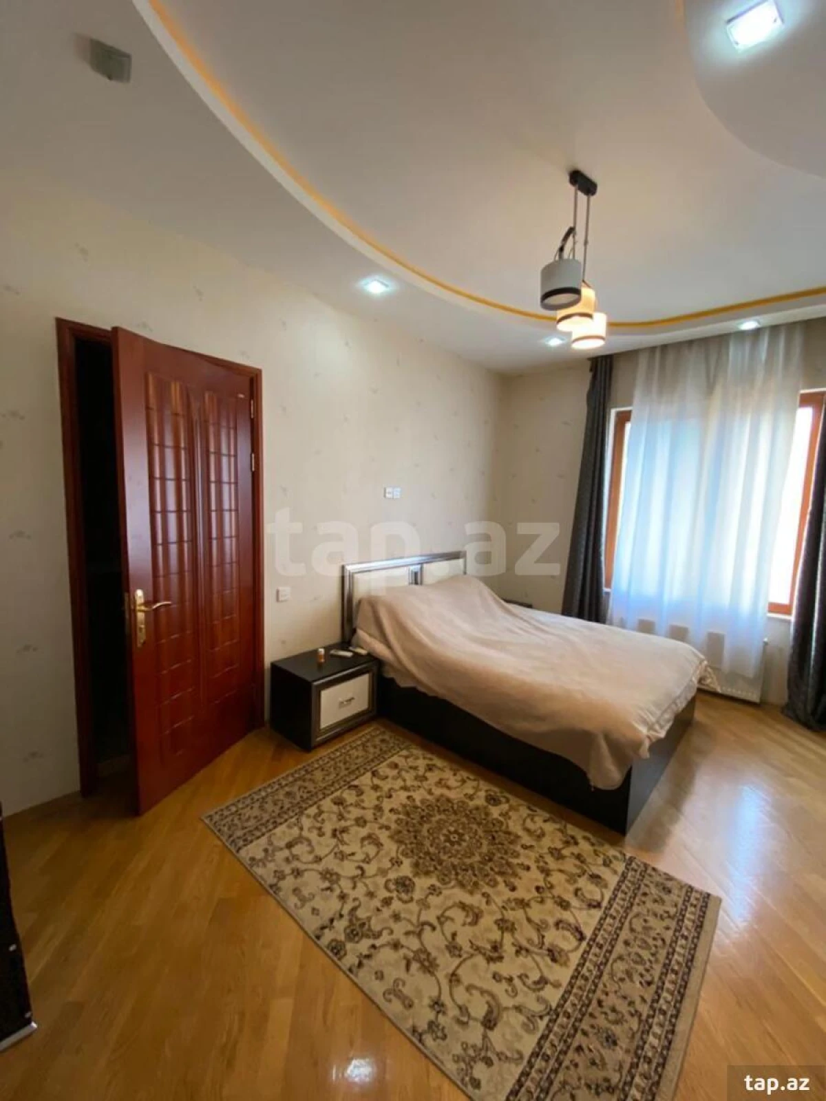 Kirayə verilir 4 otaqlı yeni tikili 210 m²