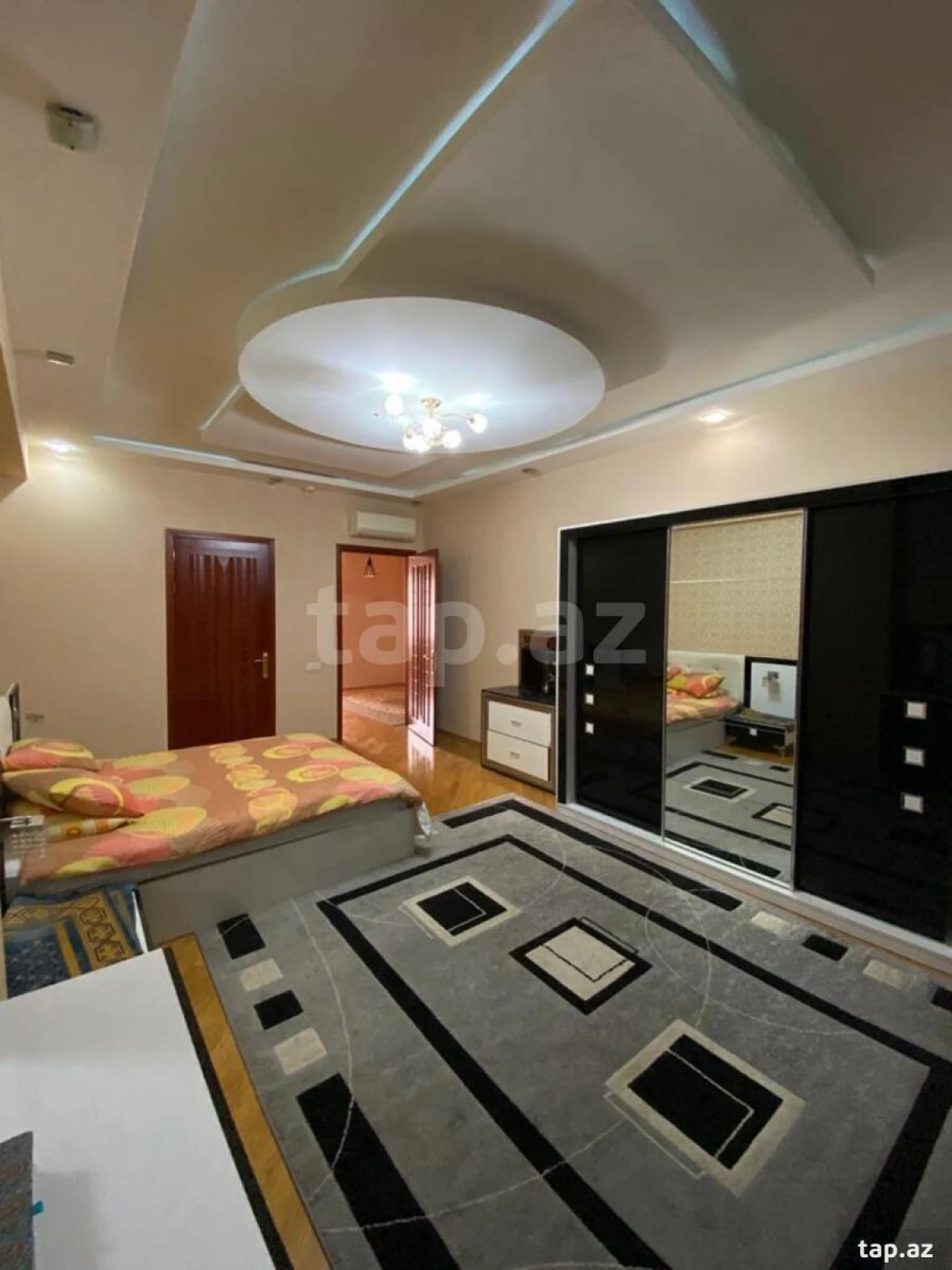 Kirayə verilir 4 otaqlı yeni tikili 210 m²