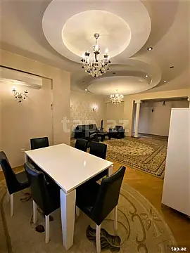 Kirayə verilir 4 otaqlı yeni tikili 210 m²