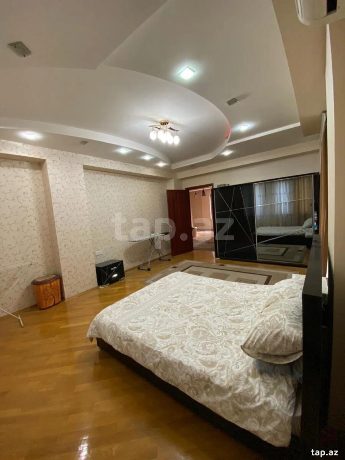 Kirayə verilir 4 otaqlı yeni tikili 210 m²