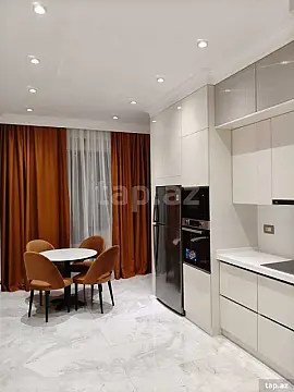 Kirayə verilir 3 otaqlı yeni tikili 115 m²
