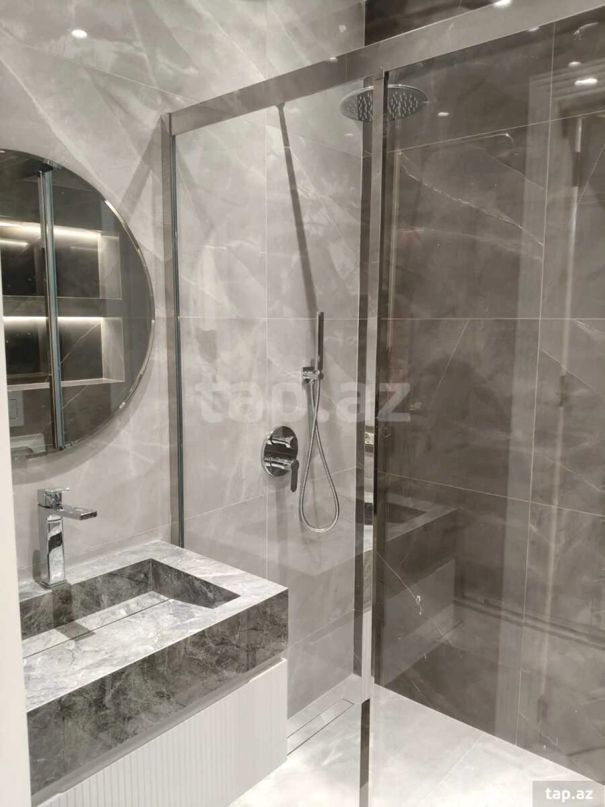 Kirayə verilir 3 otaqlı yeni tikili 115 m²