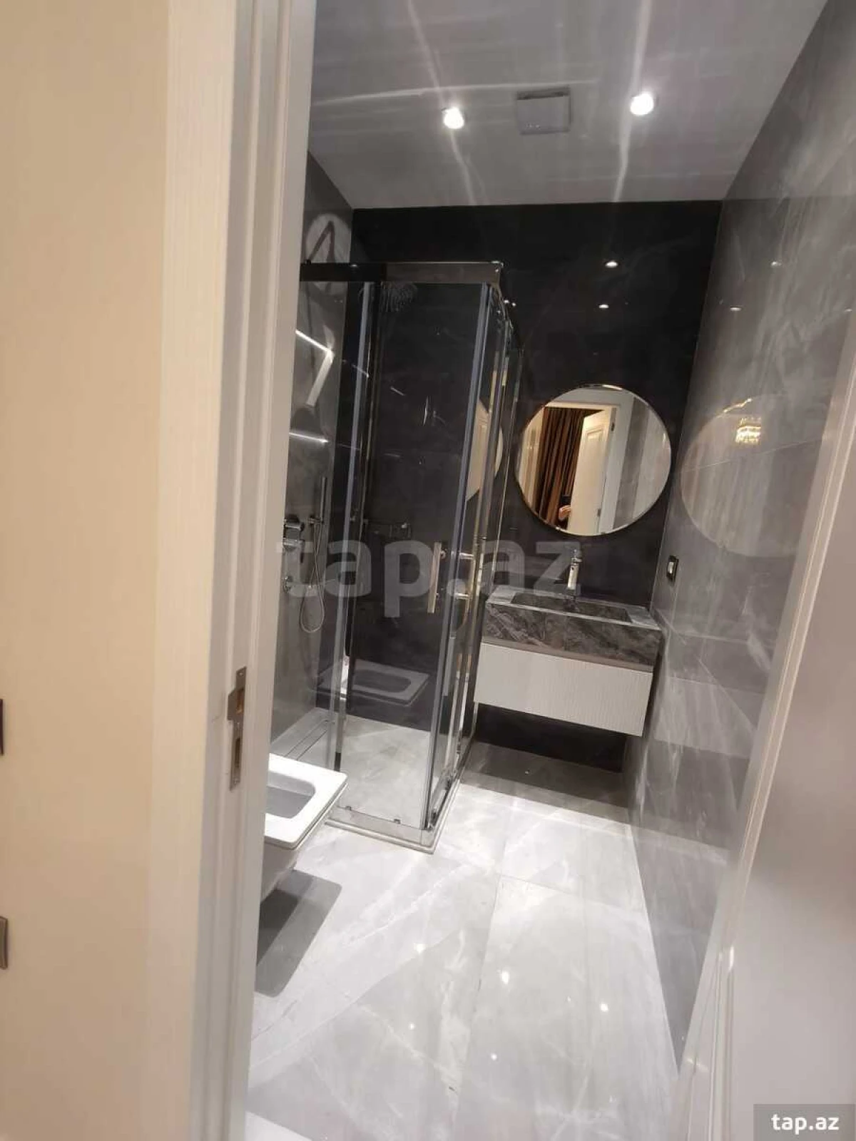 Kirayə verilir 3 otaqlı yeni tikili 115 m²