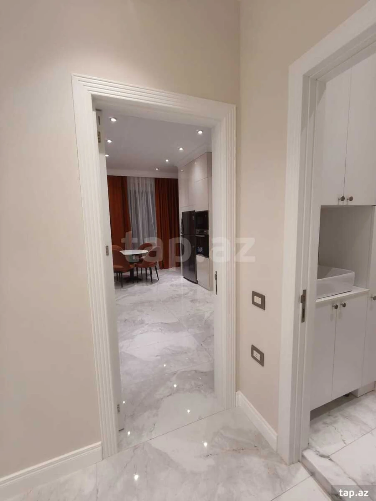 Kirayə verilir 3 otaqlı yeni tikili 115 m²