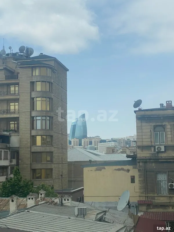 Kirayə verilir 3 otaqlı yeni tikili 130 m²