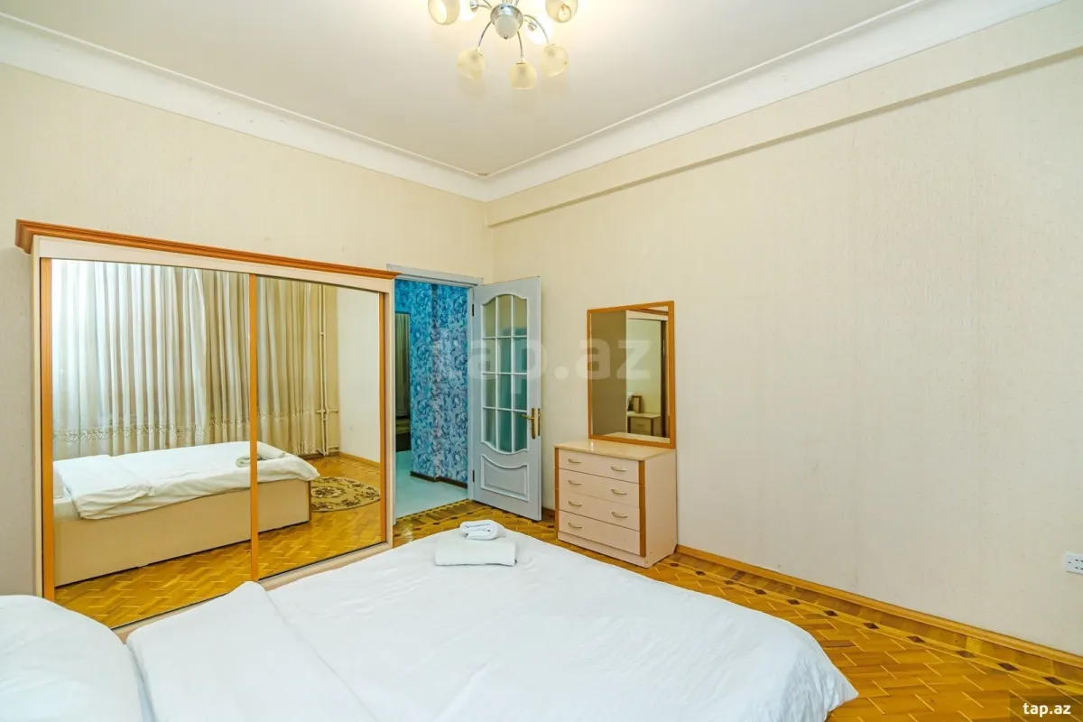 Kirayə verilir 3 otaqlı yeni tikili 130 m²