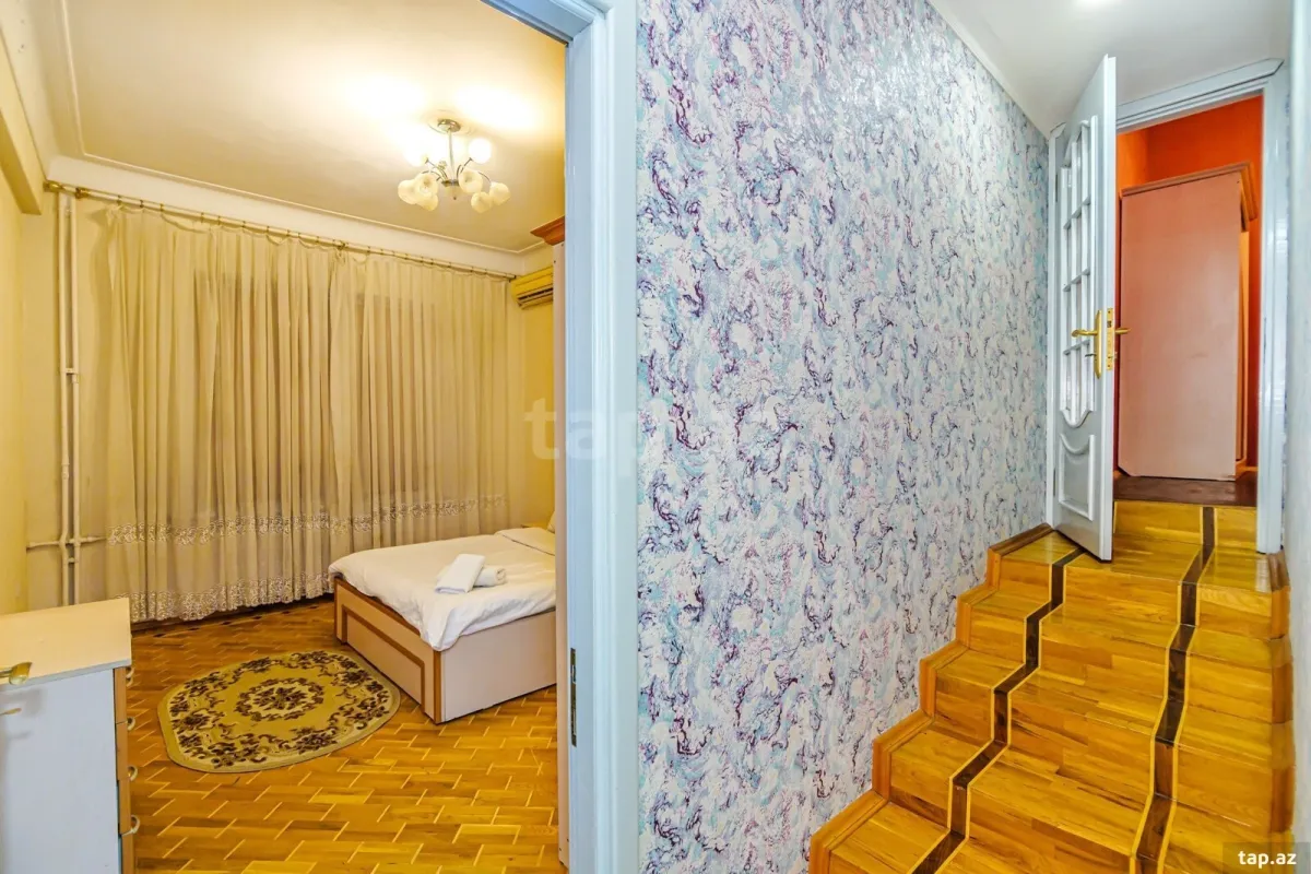 Kirayə verilir 3 otaqlı yeni tikili 130 m²