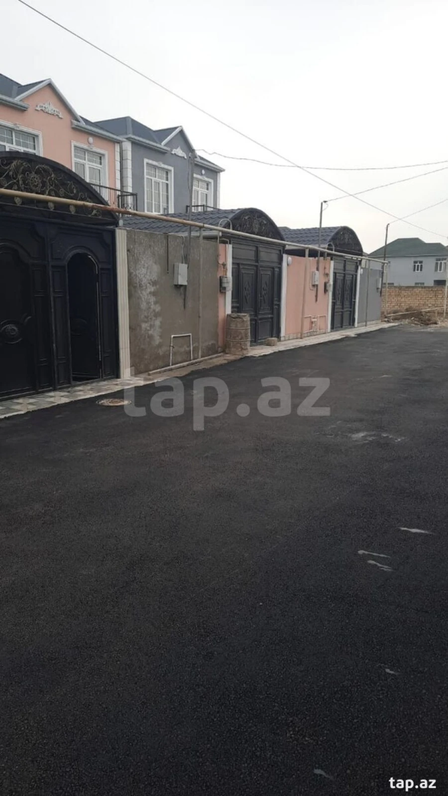 Satılır 4 otaqlı həyət evi