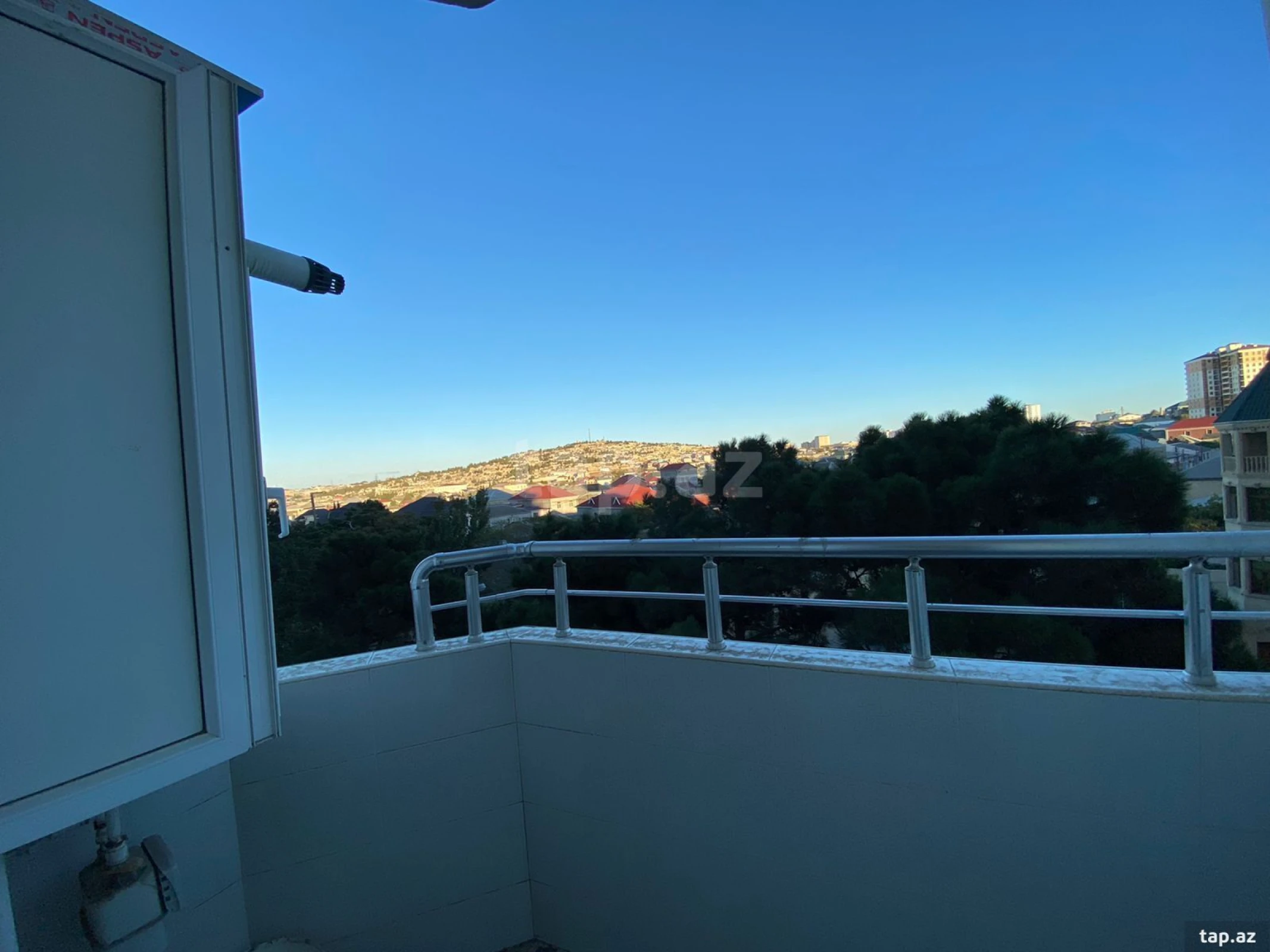 Satılır 2 otaqlı yeni tikili 95 m²