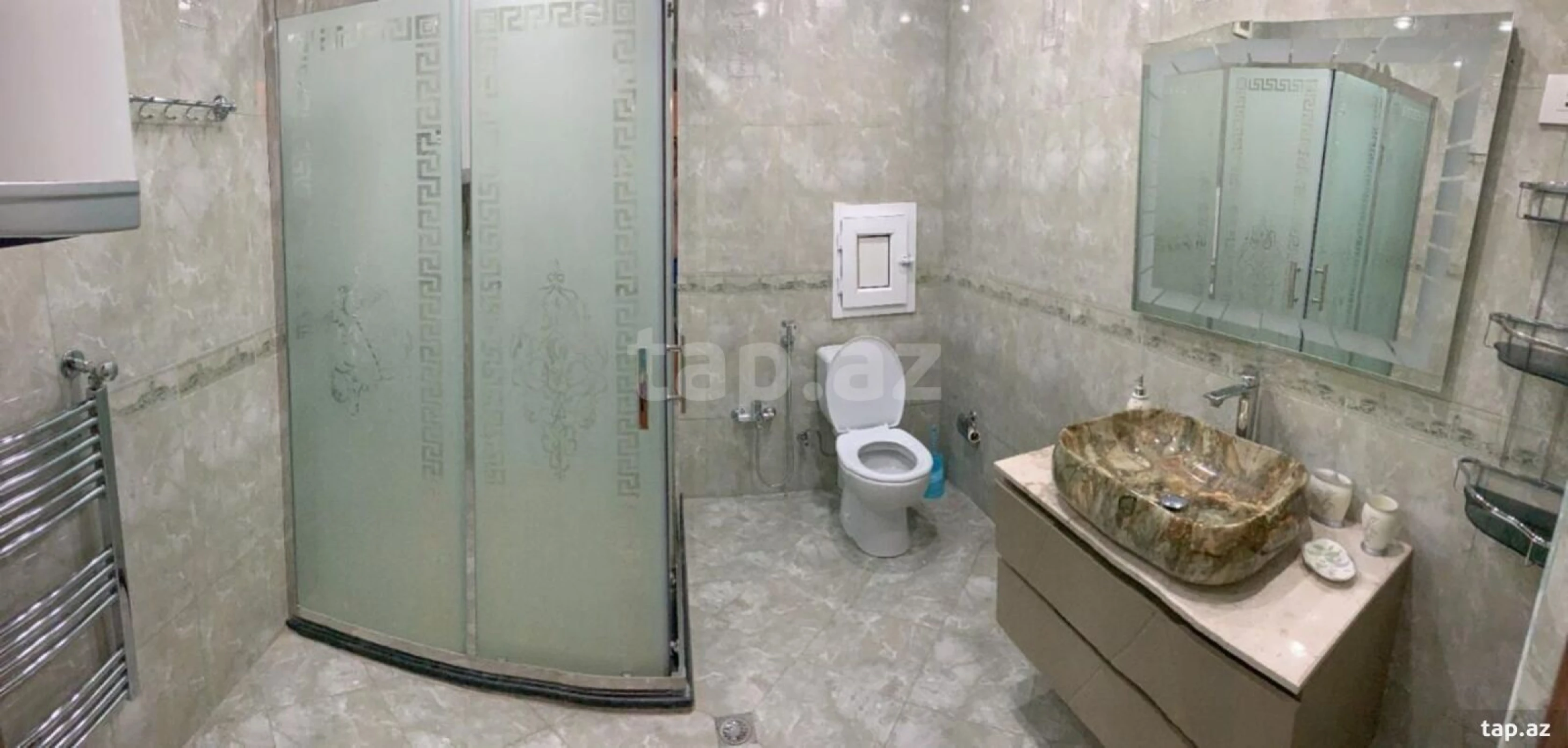 Kirayə verilir 3 otaqlı yeni tikili 160 m²