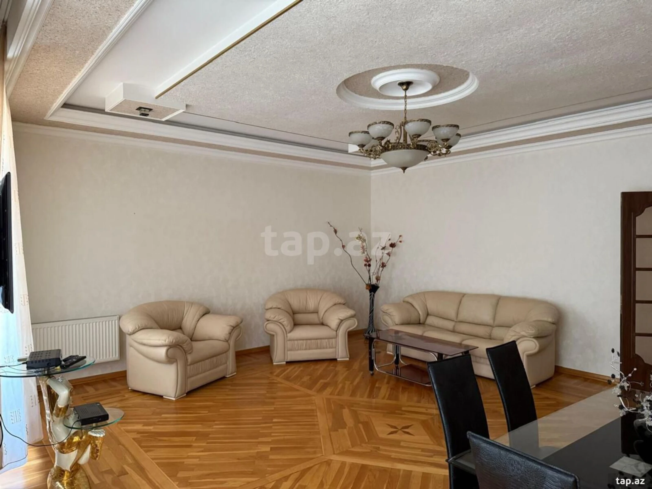 Kirayə verilir 3 otaqlı yeni tikili 160 m²