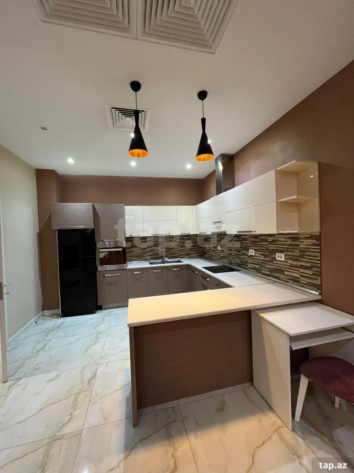 Kirayə verilir 3 otaqlı yeni tikili 104 m²