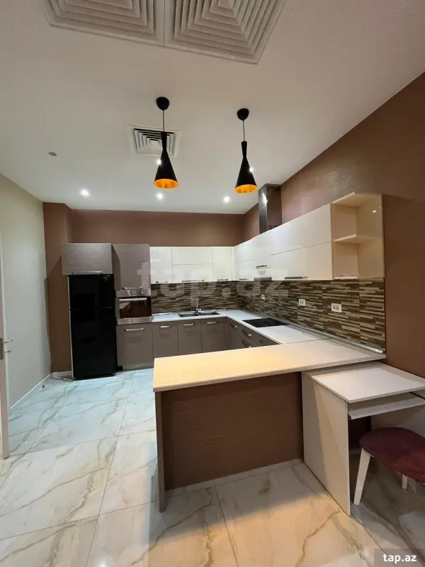 Kirayə verilir 3 otaqlı yeni tikili 104 m²