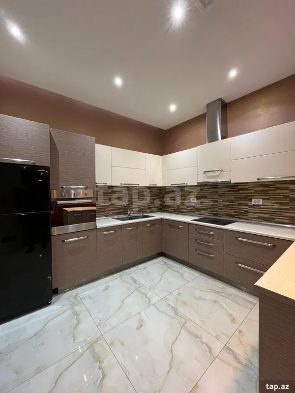 Kirayə verilir 3 otaqlı yeni tikili 104 m²