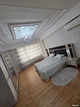 Kirayə verilir 3 otaqlı yeni tikili 150 m²
