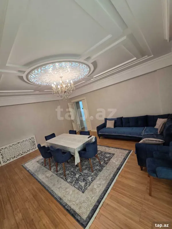 Kirayə verilir 3 otaqlı yeni tikili 150 m²