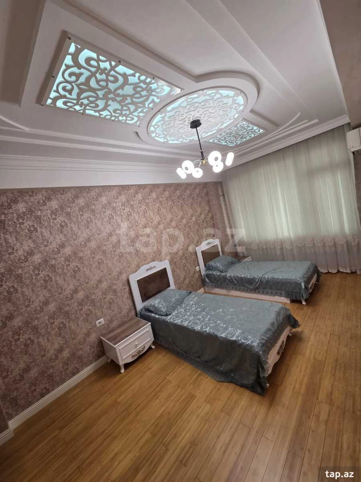 Kirayə verilir 3 otaqlı yeni tikili 150 m²