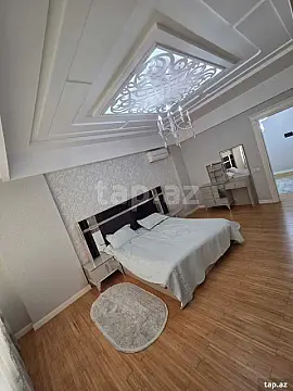 Kirayə verilir 3 otaqlı yeni tikili 150 m²