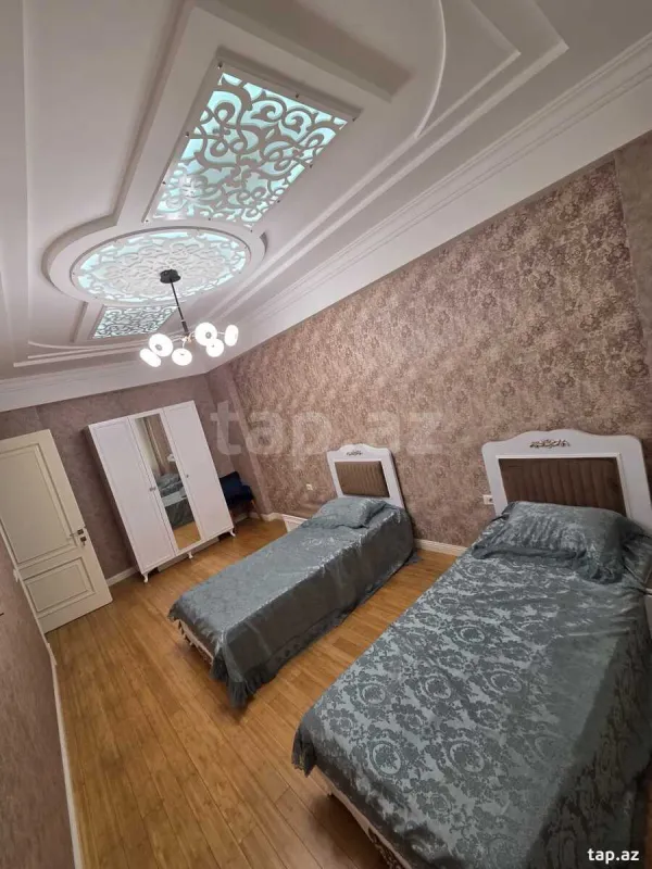 Kirayə verilir 3 otaqlı yeni tikili 150 m²