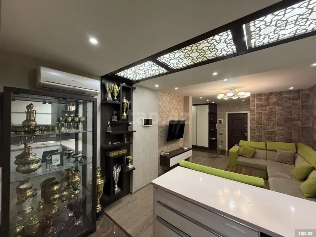 Satılır 2 otaqlı yeni tikili 68 m²