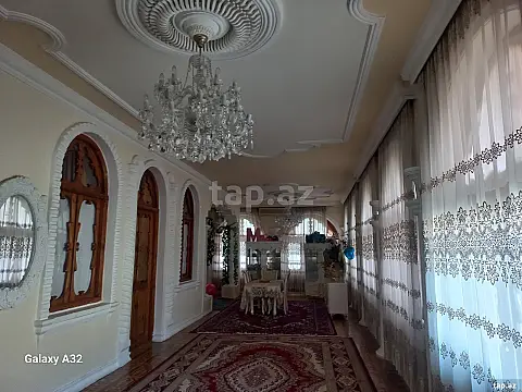 Satılır 14 otaqlı həyət evi