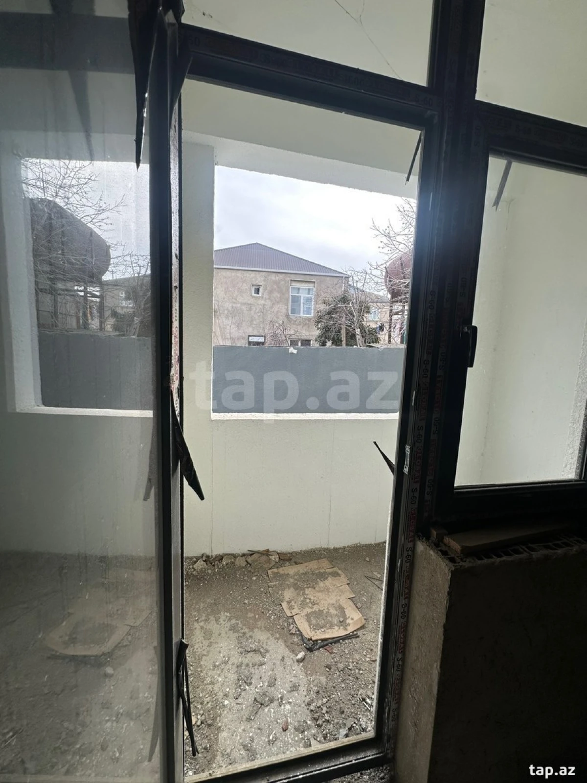 Satılır 3 otaqlı yeni tikili 90 m²