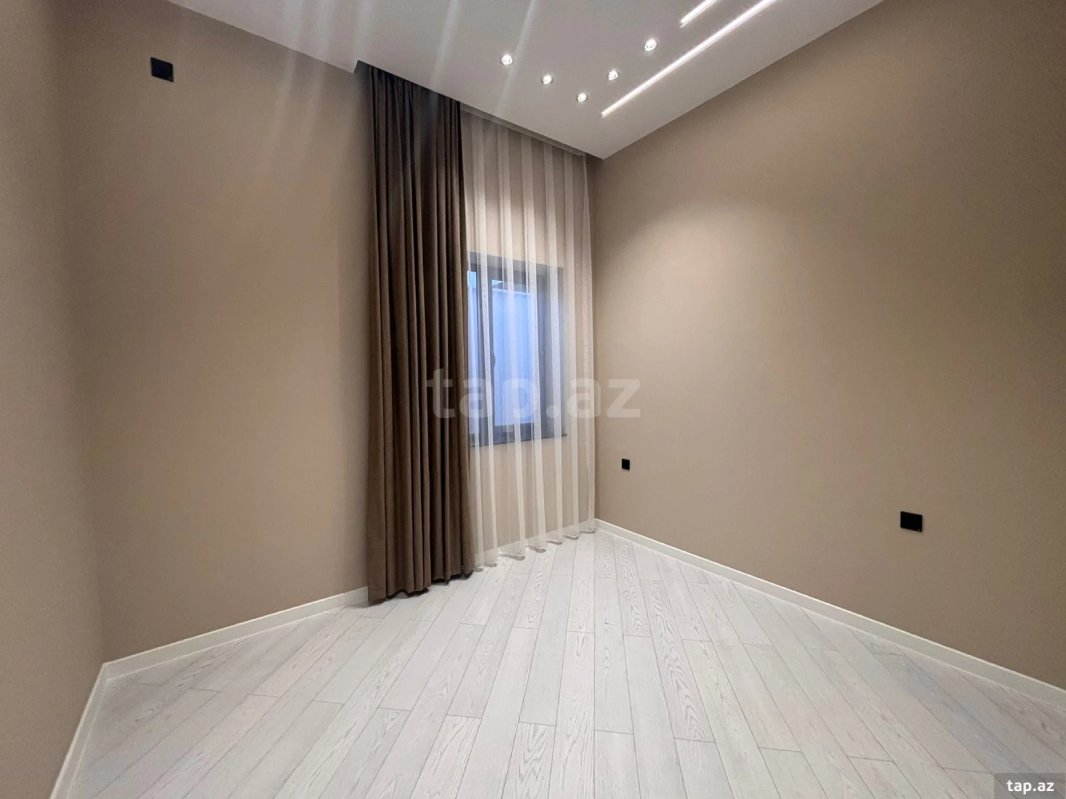 Satılır 4 otaqlı həyət evi