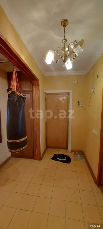 Satılır 5 otaqlı mənzil 72 m²
